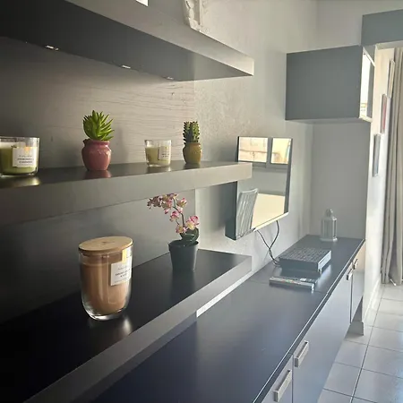 L'azur - T2 - Parking Prive- Centre - Confort *